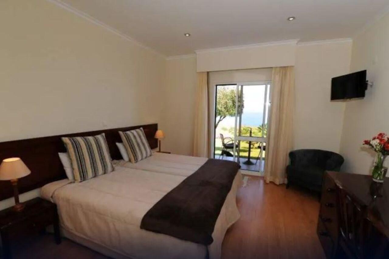 Residencial Farol Bed & Breakfast Ponta do Pargo Exterior photo