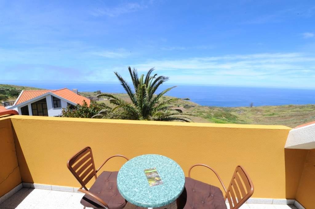 Residencial Farol Bed & Breakfast Ponta do Pargo Exterior photo