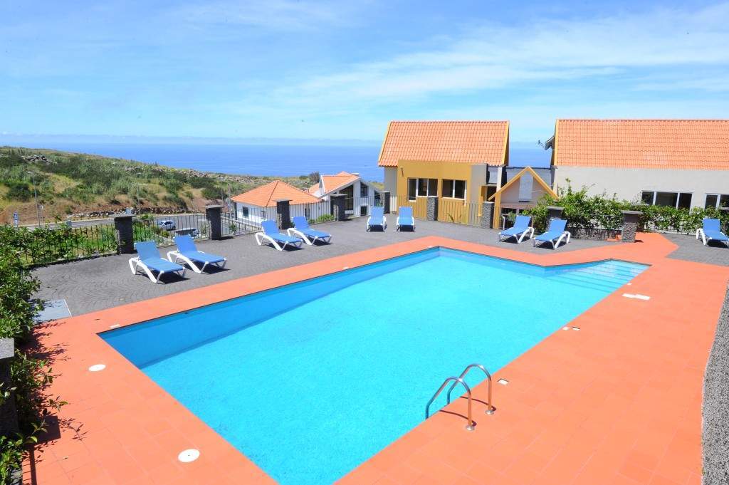 Residencial Farol Bed & Breakfast Ponta do Pargo Exterior photo
