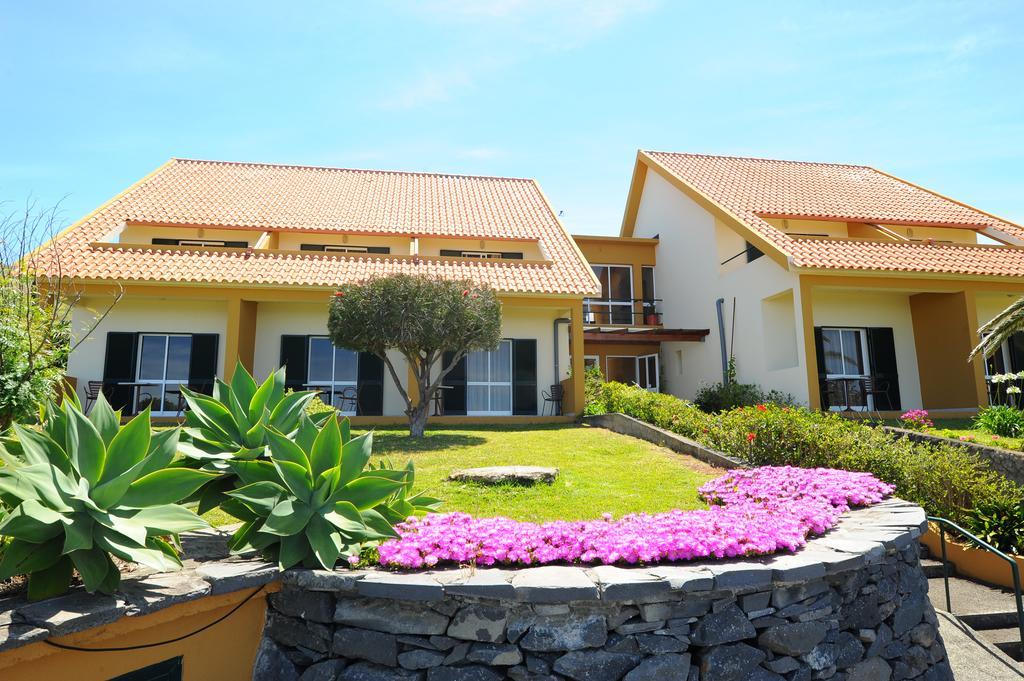 Residencial Farol Bed & Breakfast Ponta do Pargo Exterior photo