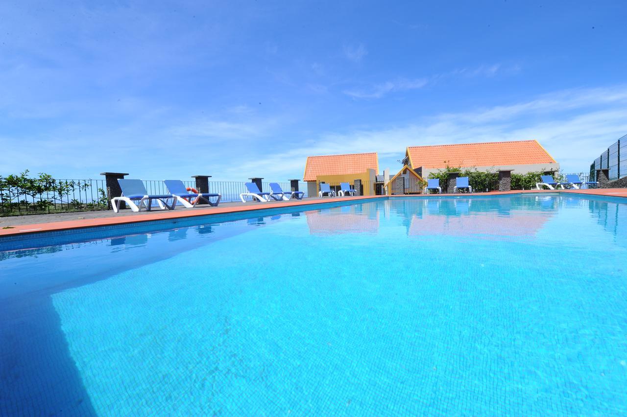 Residencial Farol Bed & Breakfast Ponta do Pargo Exterior photo